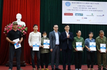 717 truong hop co hoan canh kho khan duoc tang the bao hiem y te