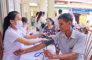 ra quan huong ung thang van dong trien khai bao hiem xa hoi toan dan